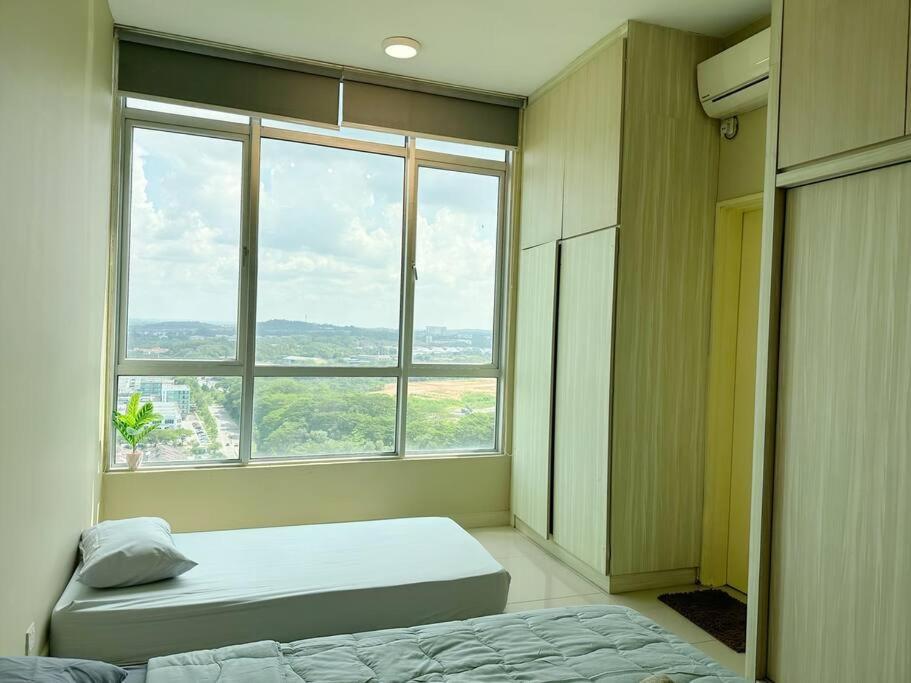 Jb Sunset Paradigm Sutera & Utm Wifi 4pax Apartment Johor Bahru