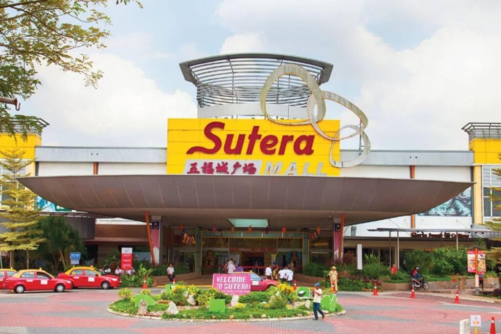 Jb Sunset Paradigm Sutera & Utm Wifi 4pax * Johor Bahru