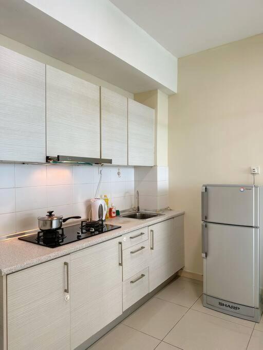 Jb Sunset Paradigm Sutera & Utm Wifi 4pax Apartment