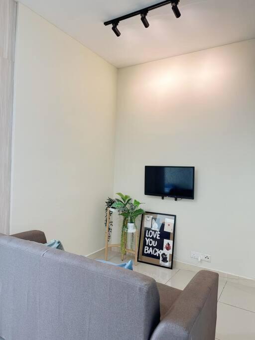 Jb Sunset Paradigm Sutera & Utm Wifi 4pax *